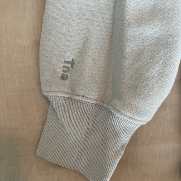 TNA Cozy Fleece Boyfriend Crew Sweatshirt Aritzia - Picture 8 of 8